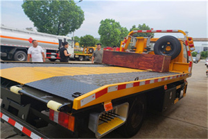 包河附近拖车电话号码服务